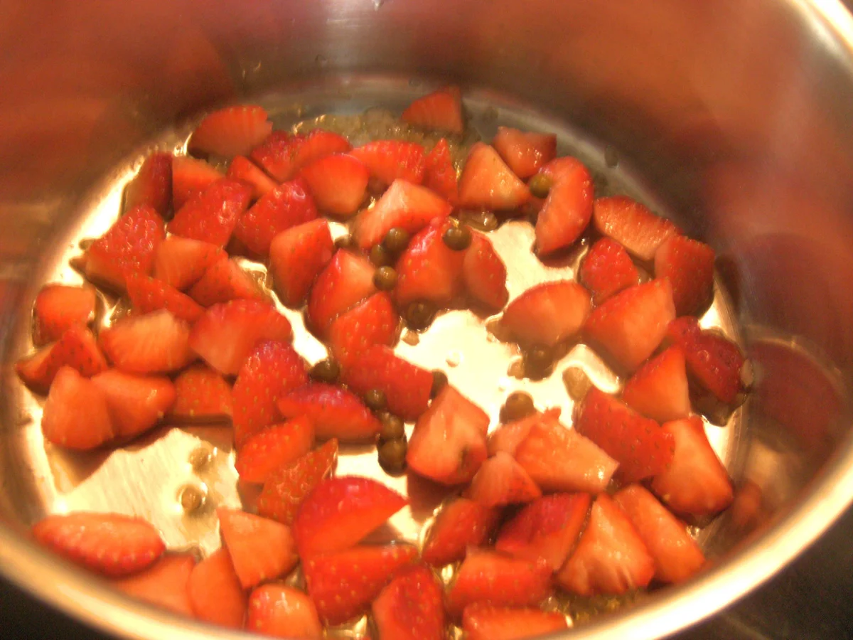 Rezept: Blumenkohl - Puffer und Hähnchenschnitzel mit Erdbeer - Chutney Bild Nr. 290 Blumenkohl - Puffer und Hähnchenschnitzel mit Erdbeer - Chutney - Rezept - Bild Nr. 290