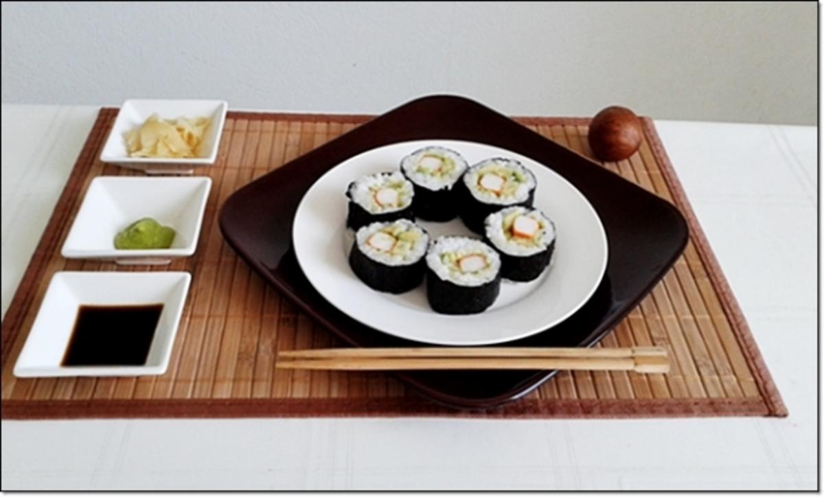 Sushi mit Surimi, Avocado und Gurke gefüllt - Rezept - Bild Nr. 1691