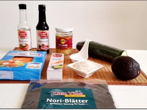 Sushi mit Surimi, Avocado und Gurke gefüllt - Rezept - Bild Nr. 1694