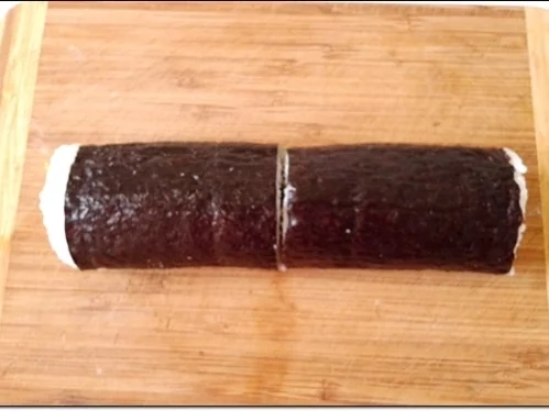 Sushi mit Surimi, Avocado und Gurke gefüllt - Rezept - Bild Nr. 1709