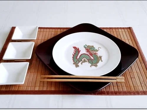 Sushi mit Surimi, Avocado und Gurke gefüllt - Rezept - Bild Nr. 1712