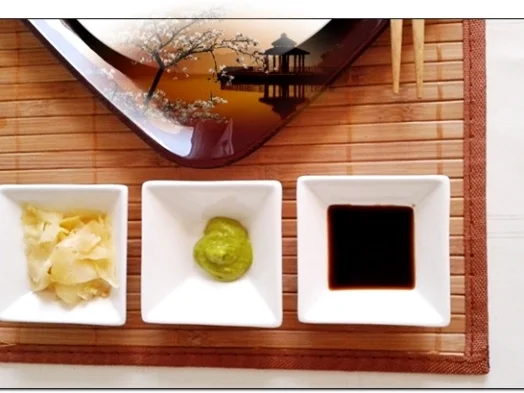 Sushi mit Surimi, Avocado und Gurke gefüllt - Rezept - Bild Nr. 1713