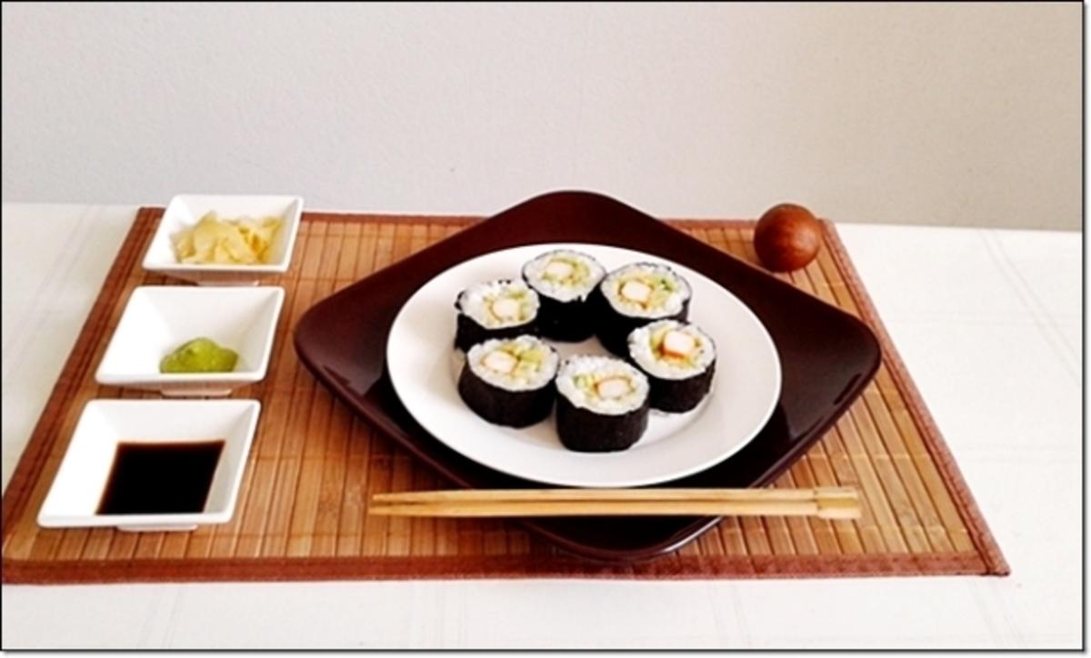 Sushi mit Surimi, Avocado und Gurke gefüllt - Rezept - Bild Nr. 1715