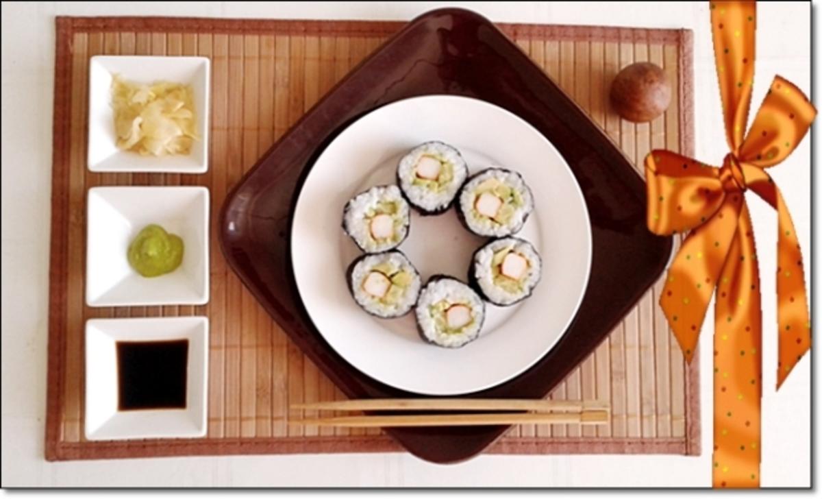 Sushi mit Surimi, Avocado und Gurke gefüllt - Rezept - Bild Nr. 1492