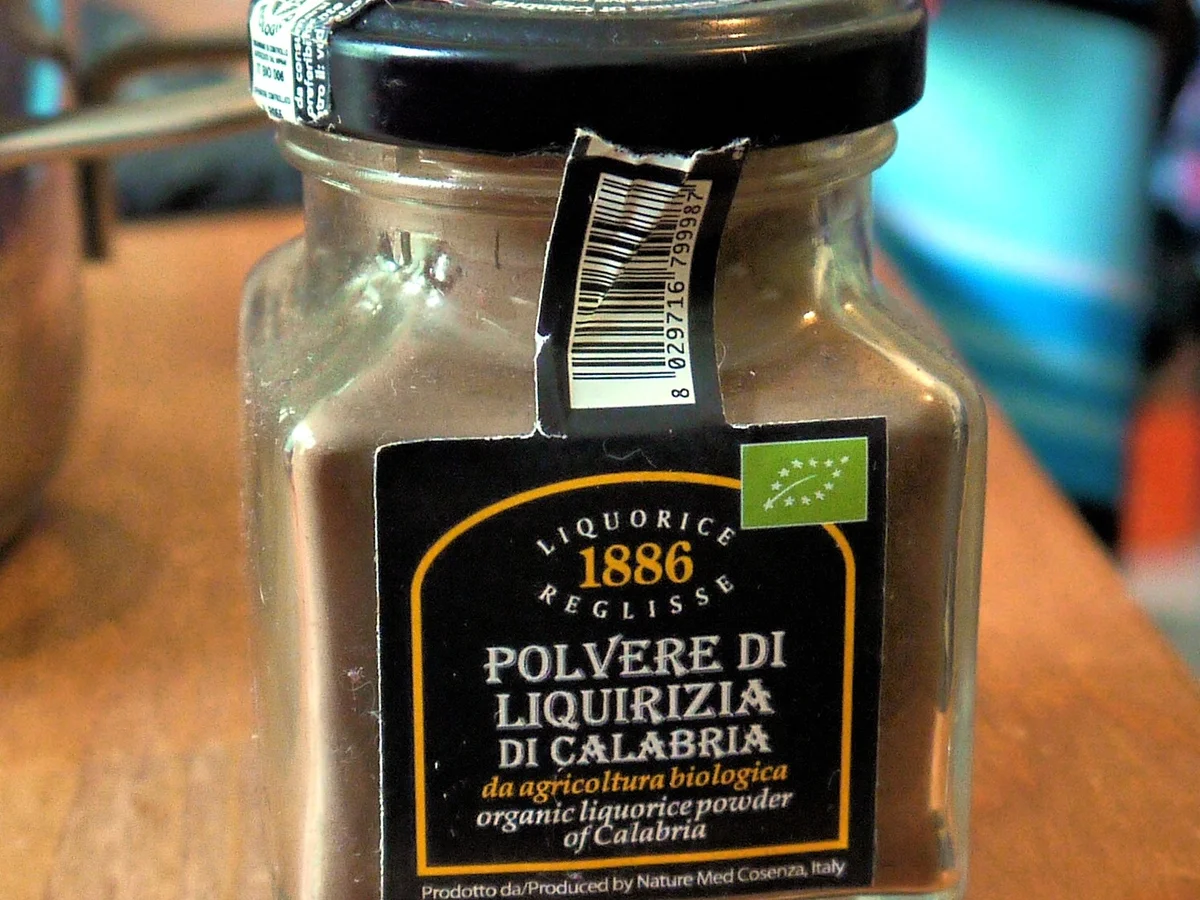 Rezept: Weiße Schokoladen-Süßholz-Mousse mit marinierten Brombeeren Bild Nr. 321 Weiße Schokoladen-Süßholz-Mousse mit marinierten Brombeeren - Rezept - Bild Nr. 321