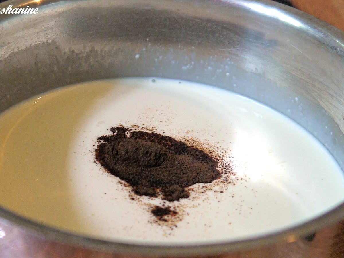 Rezept: Weiße Schokoladen-Süßholz-Mousse mit marinierten Brombeeren Bild Nr. 322 Weiße Schokoladen-Süßholz-Mousse mit marinierten Brombeeren - Rezept - Bild Nr. 322