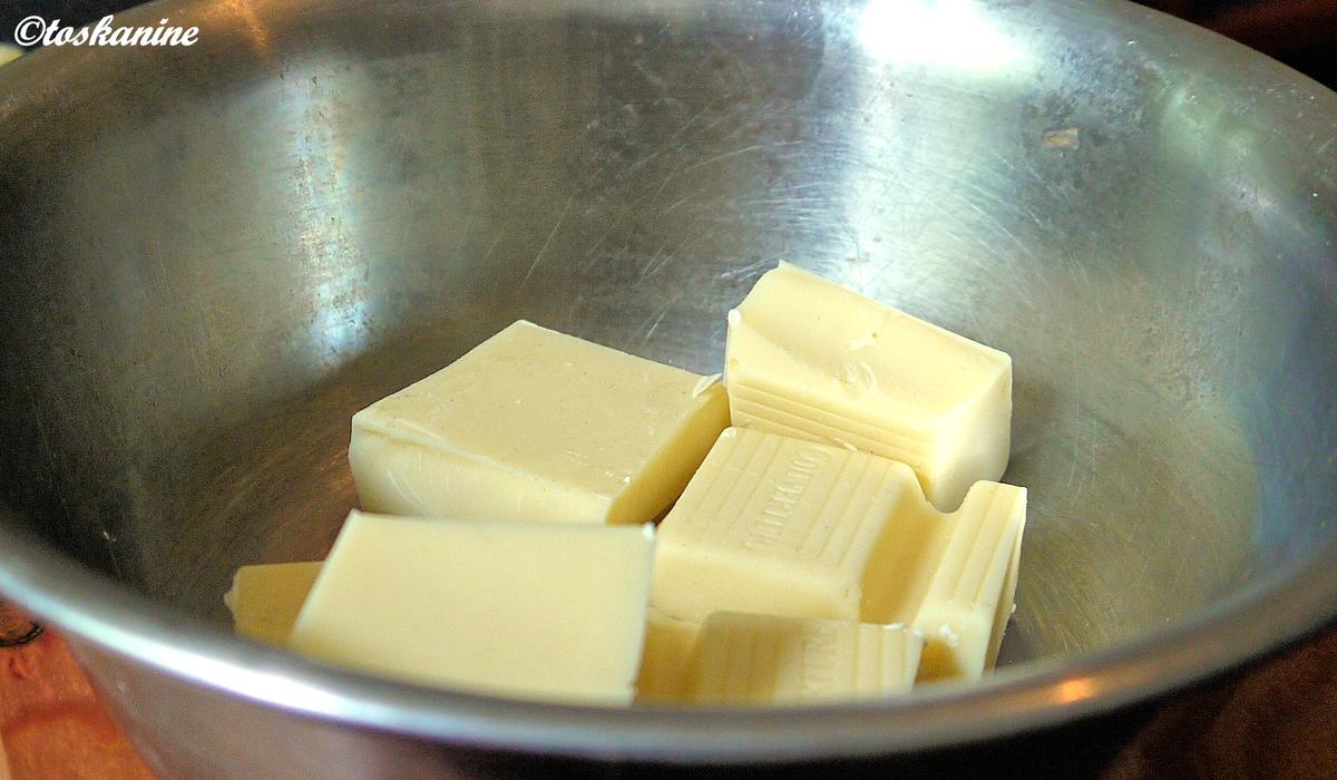 Weiße Schokoladen-Süßholz-Mousse mit marinierten Brombeeren - Rezept - Bild Nr. 323