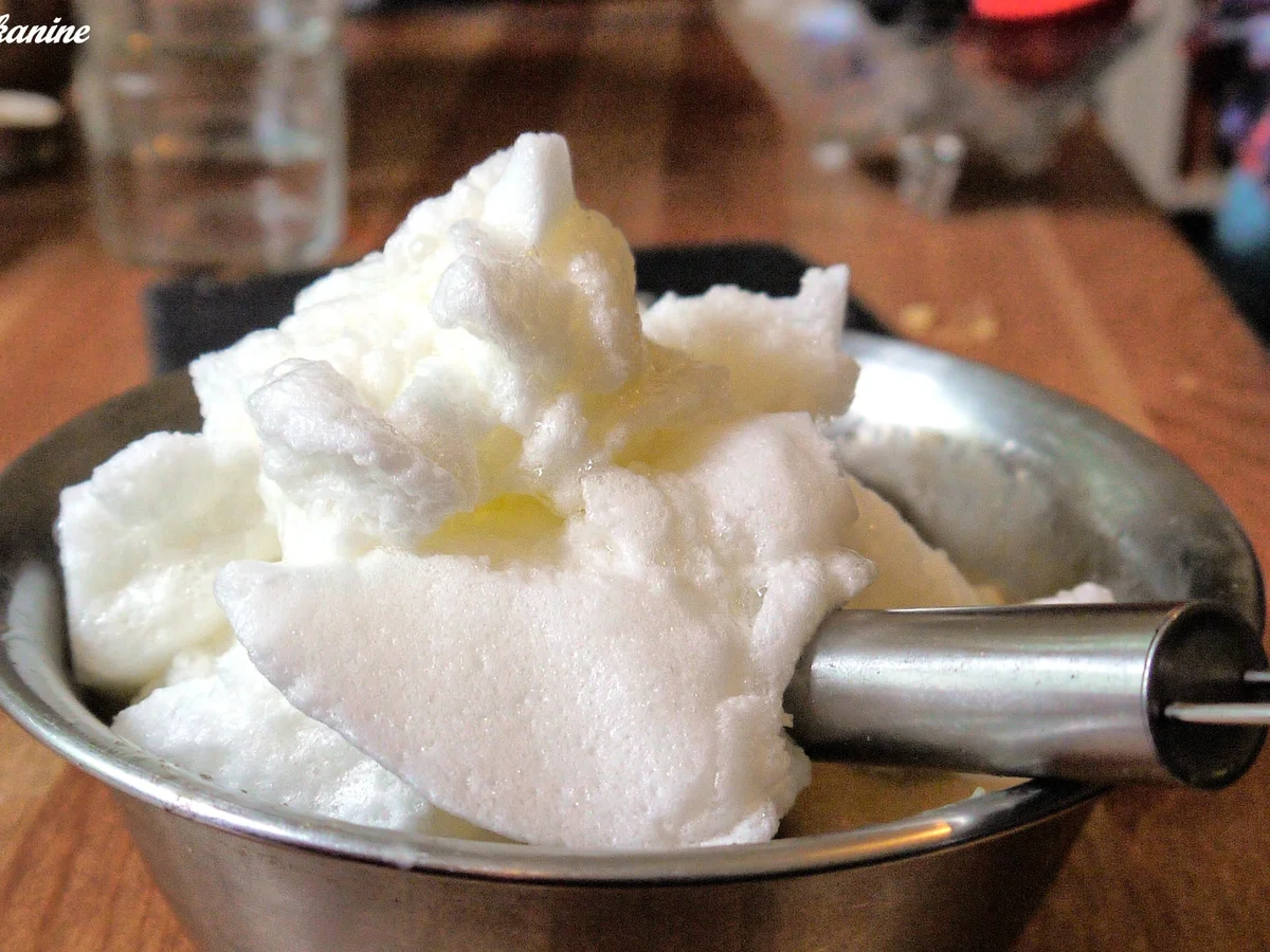 Rezept: Weiße Schokoladen-Süßholz-Mousse mit marinierten Brombeeren Bild Nr. 324 Weiße Schokoladen-Süßholz-Mousse mit marinierten Brombeeren - Rezept - Bild Nr. 324