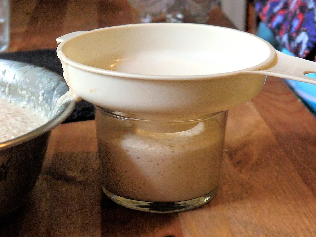 Rezept: Weiße Schokoladen-Süßholz-Mousse mit marinierten Brombeeren Bild Nr. 325 Weiße Schokoladen-Süßholz-Mousse mit marinierten Brombeeren - Rezept - Bild Nr. 325