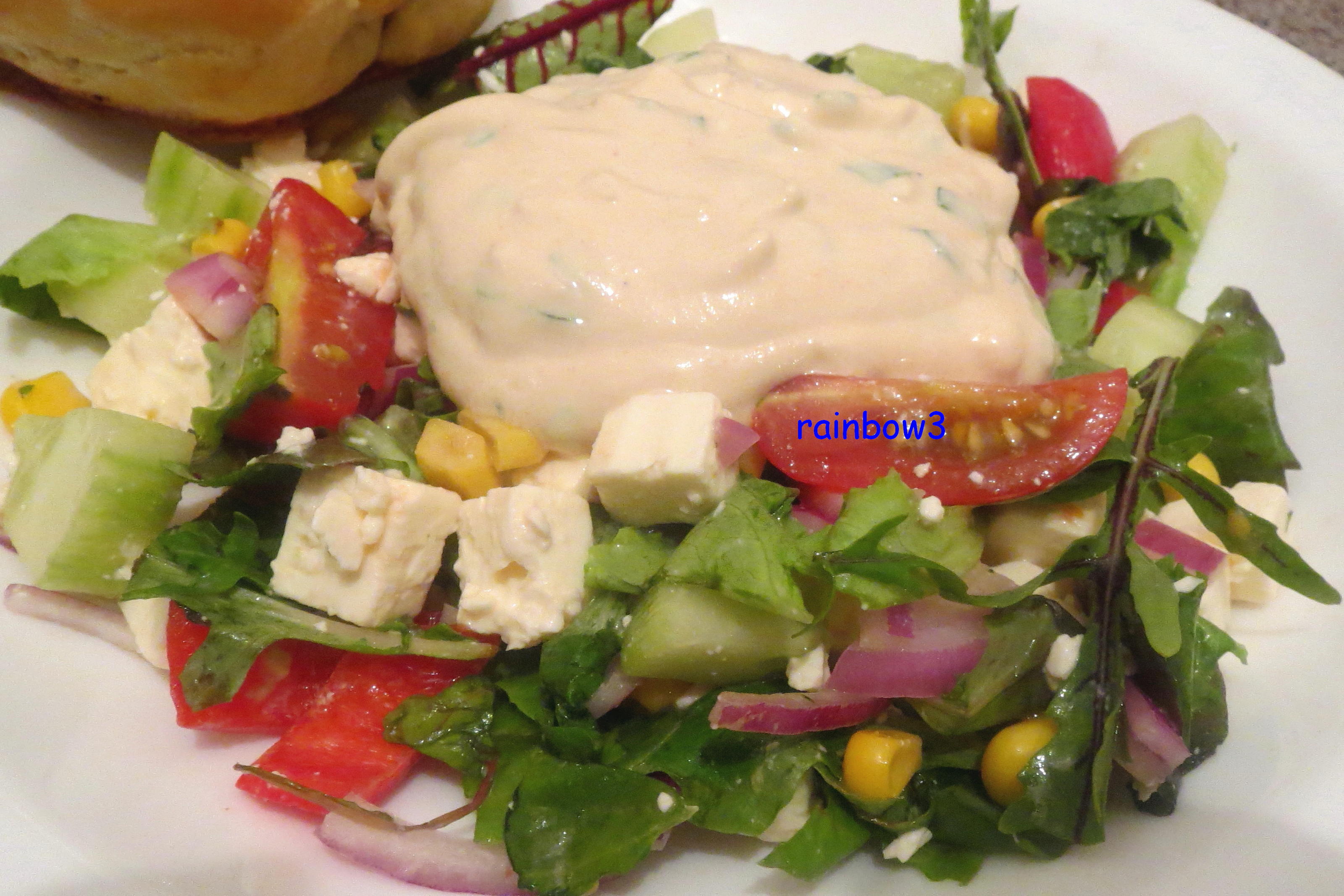 Bilder für Salat: Bunter Salat mit Joghurt-Dressing - Rezept