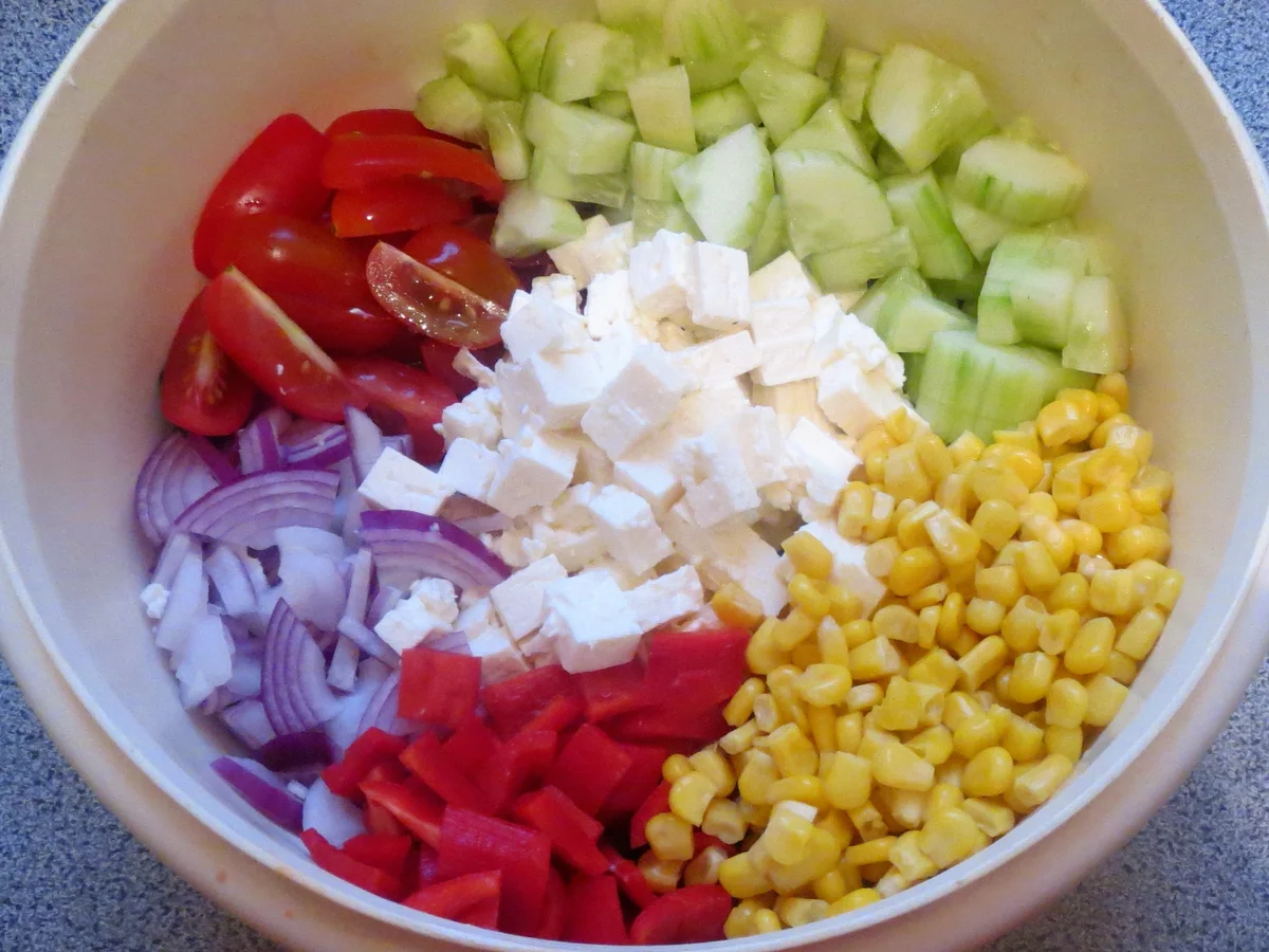 Salat: Bunter Salat mit Joghurt-Dressing - Rezept - Bild Nr. 319