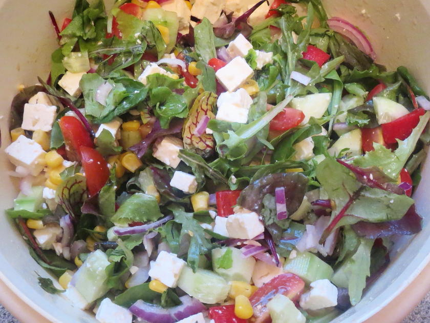 Salat: Bunter Salat mit Joghurt Dressing - einfach - von rainbow3