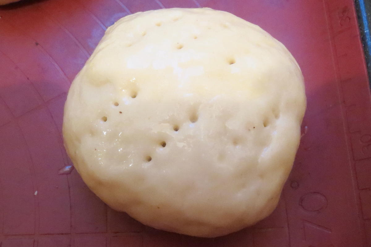 Beilage: Brötchen, gefüllt mit geröstetem Mehl - Rezept - Bild Nr. 318