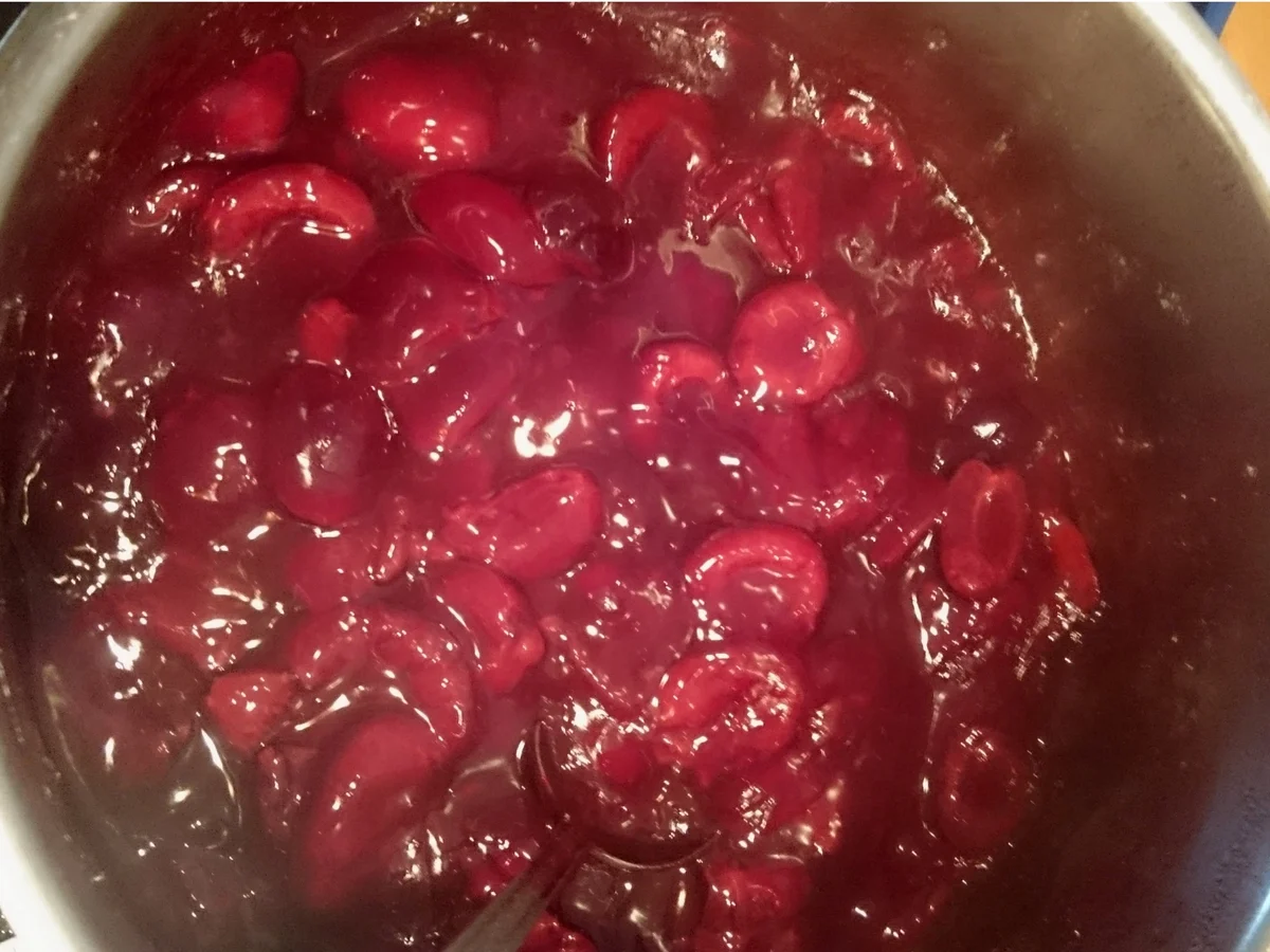 Rezept: Kirschgrütze Bild Nr. 2 Kirschgrütze - Rezept - Bild Nr. 2