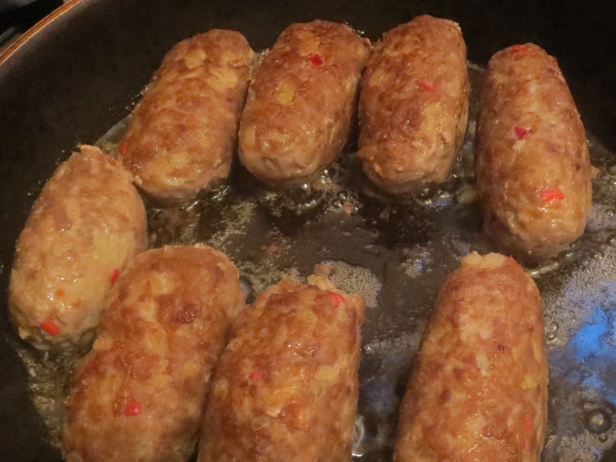 Kochen: Köfte mit Gemüse(-Sauce) und Sahne-Polenta - Rezept - Bild Nr. 335