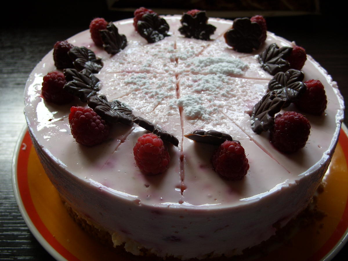 Kleine Frischkäse-Joghurt-Himbeer-Torte - Rezept - Bild Nr. 344