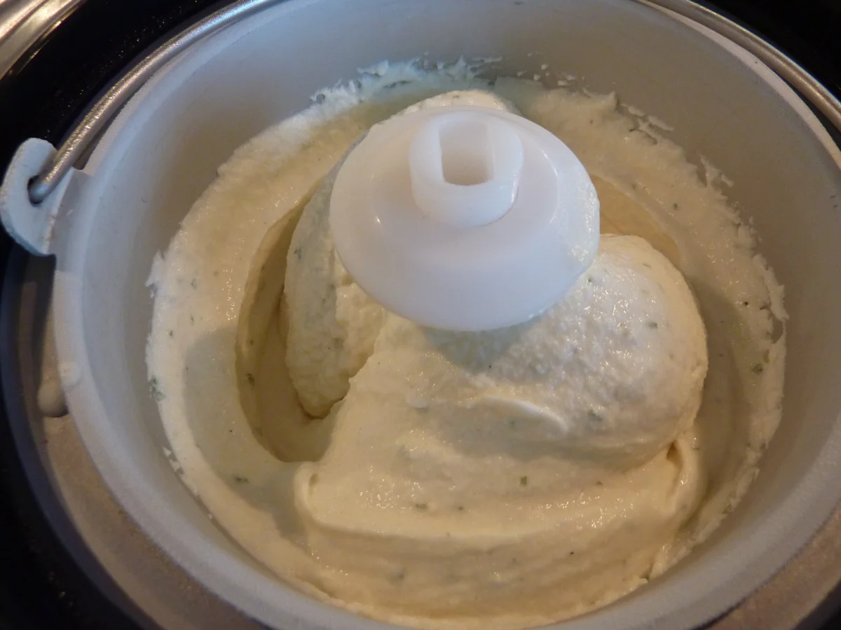 Verveine Glace mit marinierte Pfirsich. - Rezept - Bild Nr. 366