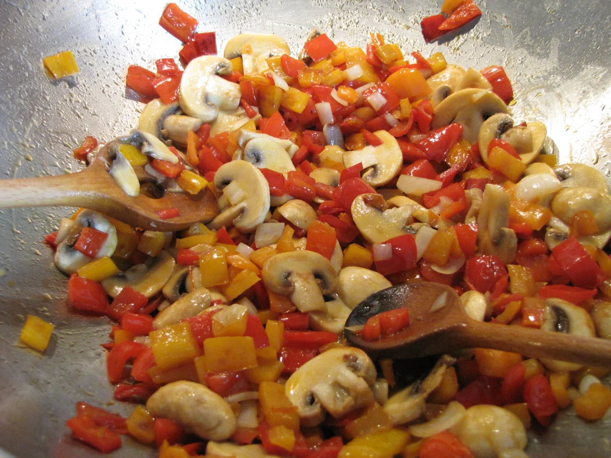 Wokgemüse mit Koriander-Ingwer-Pesto - Rezept - Bild Nr. 364