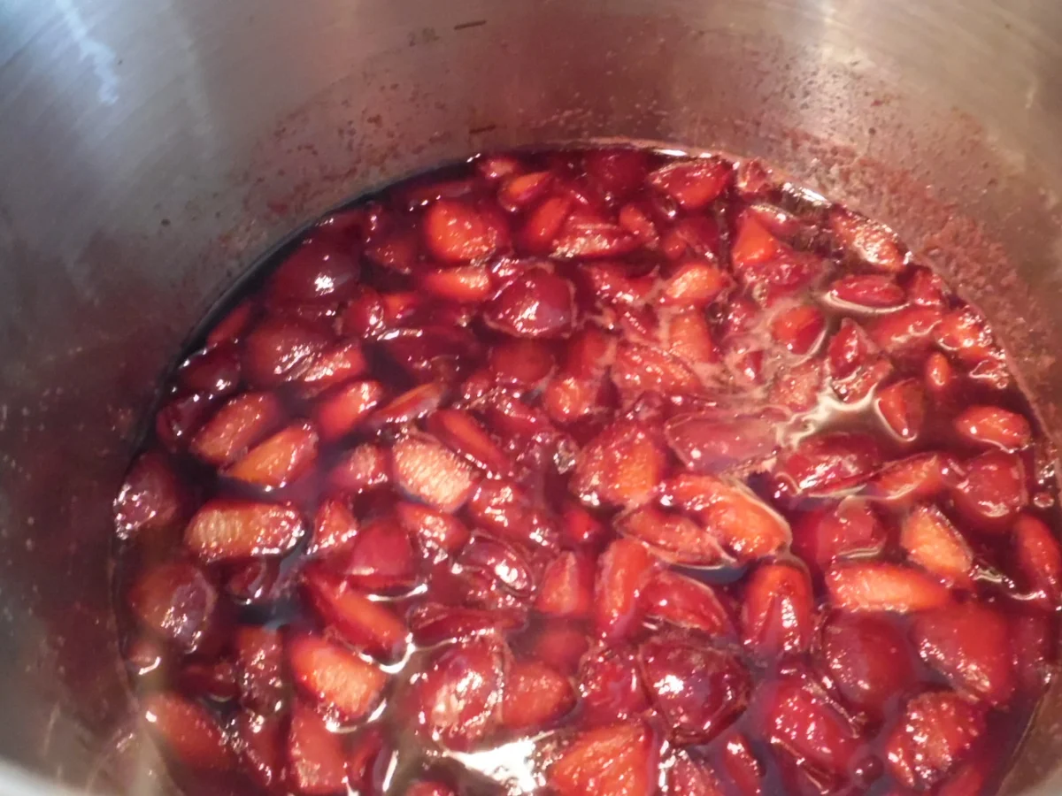 Rezept: Dornfelder-Zwetschgen-Marmelade Bild Nr. 393 Dornfelder-Zwetschgen-Marmelade - Rezept - Bild Nr. 393