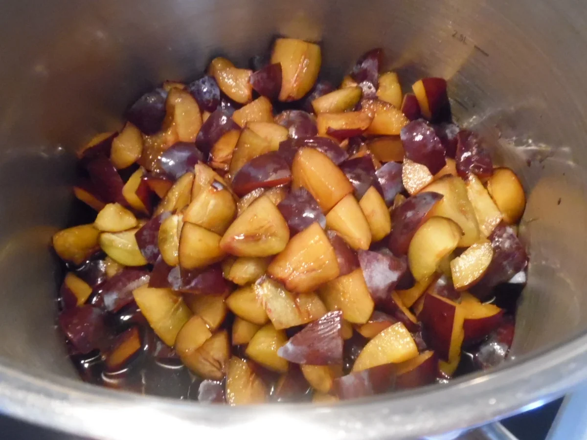 Rezept: Dornfelder-Zwetschgen-Marmelade Bild Nr. 395 Dornfelder-Zwetschgen-Marmelade - Rezept - Bild Nr. 395