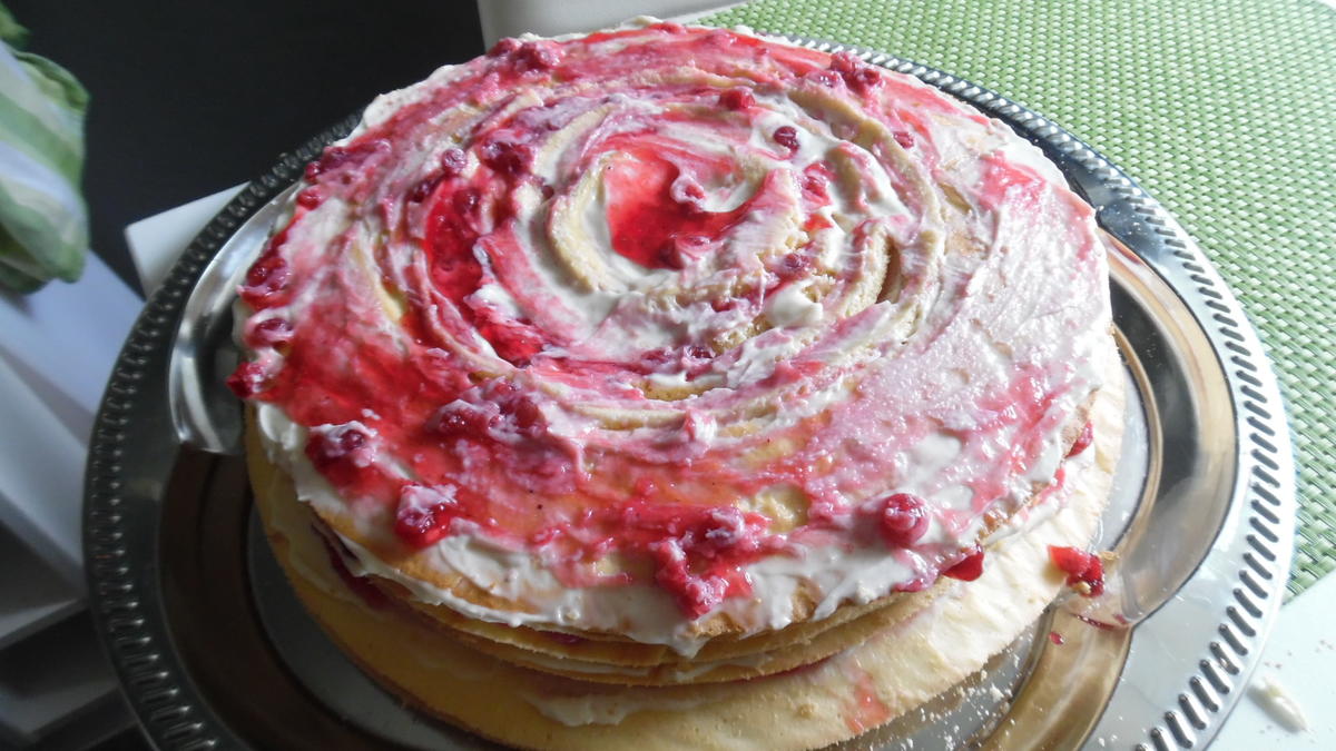 Preiselbeer-Schicht-Torte - Rezept - Bild Nr. 396