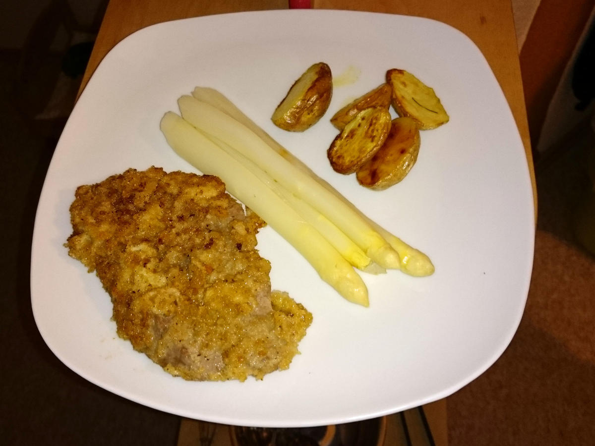 Kalbsschnitzel mit Beelitzer Spargel und Zitronen-Hollandaise - Rezept - Bild Nr. 415