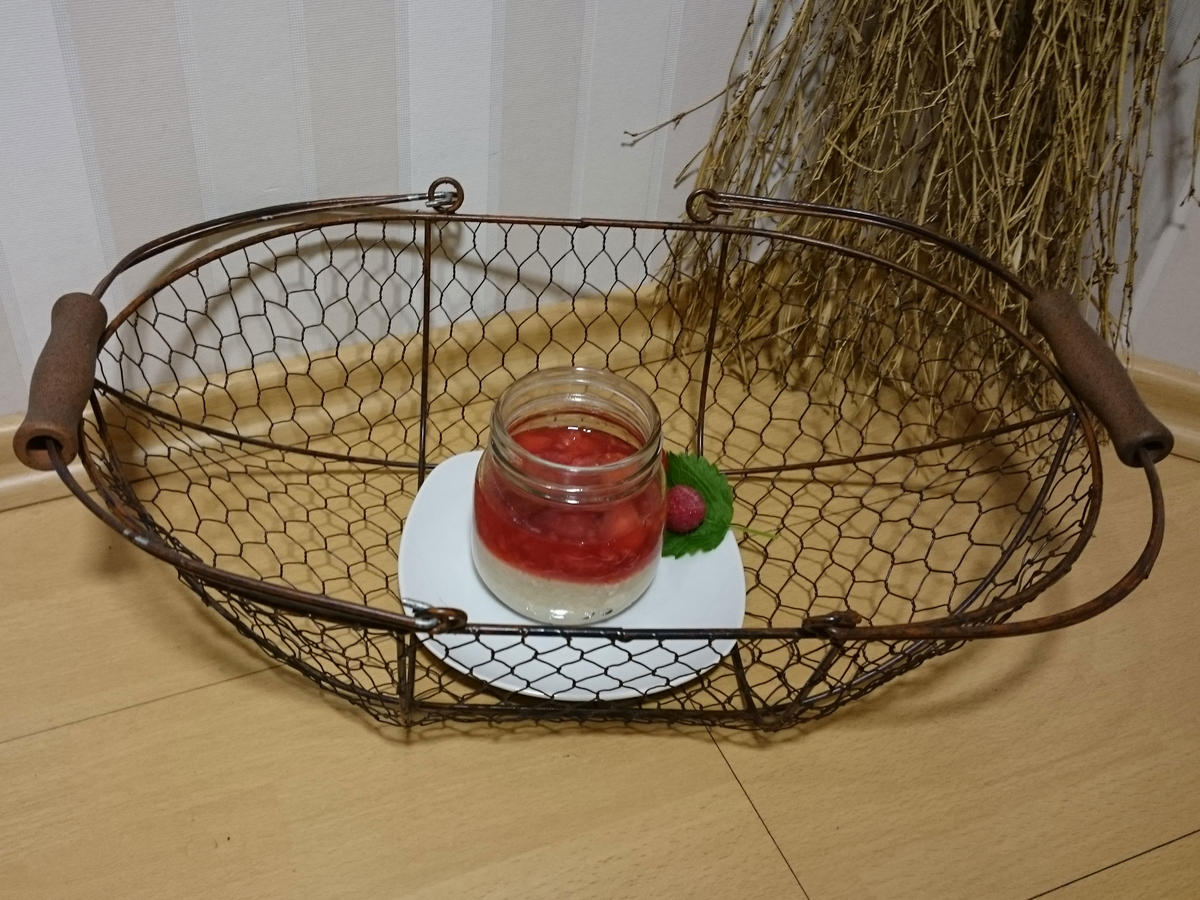 Erdbeer-Himbeer-Kompott mit Buttermilch-Grießnocken - Rezept - Bild Nr. 431