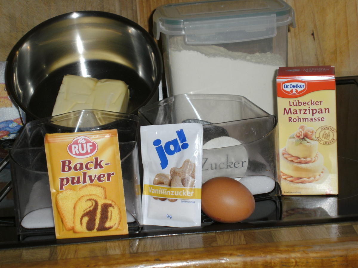 Kirschkuchen mit Mohnguss und Marzipanstreusel - schnell &amp; einfach ...