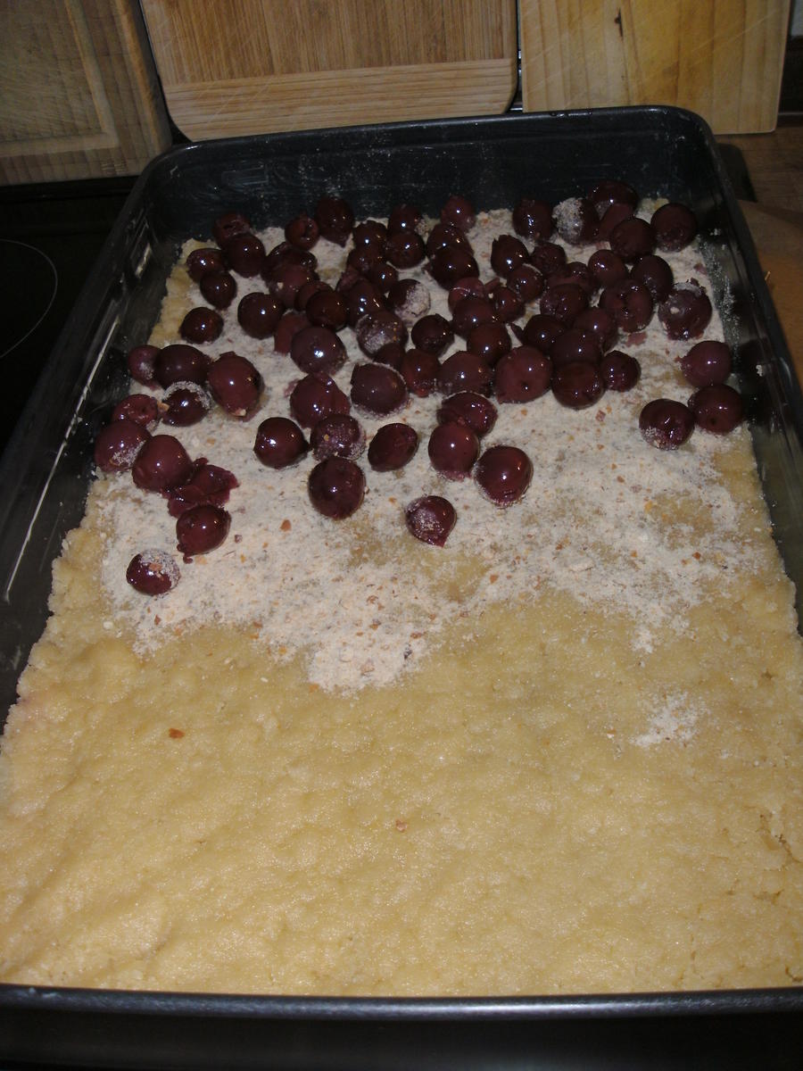 Kirschkuchen mit Mohnguss und Marzipanstreusel - Rezept - Bild Nr. 479