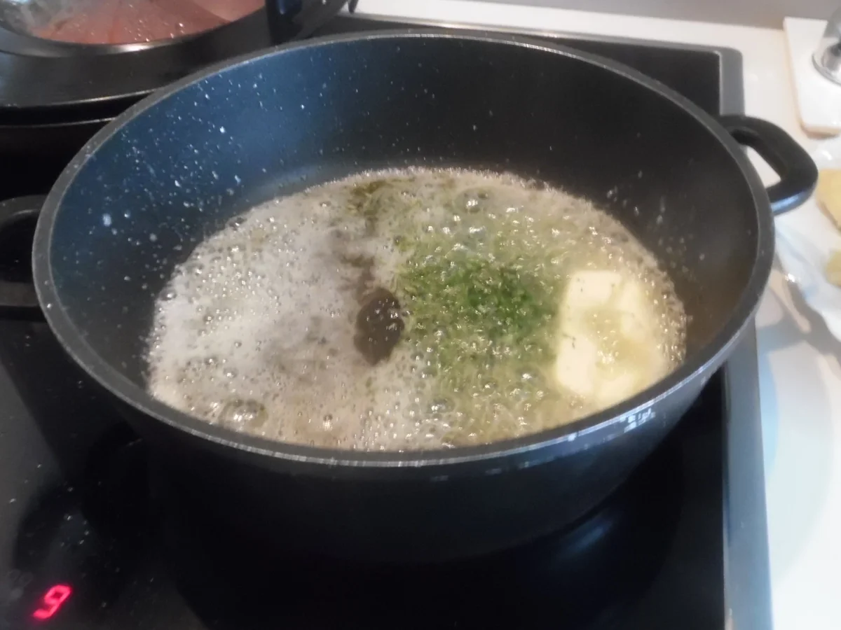 Rezept: Tortellinis mit Pilzfüllung auf Tomaten-Mango-Sugo Bild Nr. 445 Tortellinis mit Pilzfüllung auf Tomaten-Mango-Sugo - Rezept - Bild Nr. 445