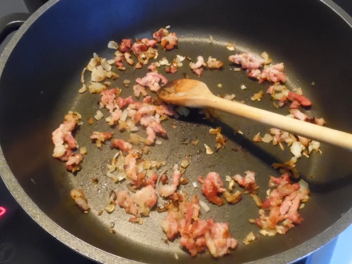 Rezept: Tortellinis mit Pilzfüllung auf Tomaten-Mango-Sugo Bild Nr. 456 Tortellinis mit Pilzfüllung auf Tomaten-Mango-Sugo - Rezept - Bild Nr. 456