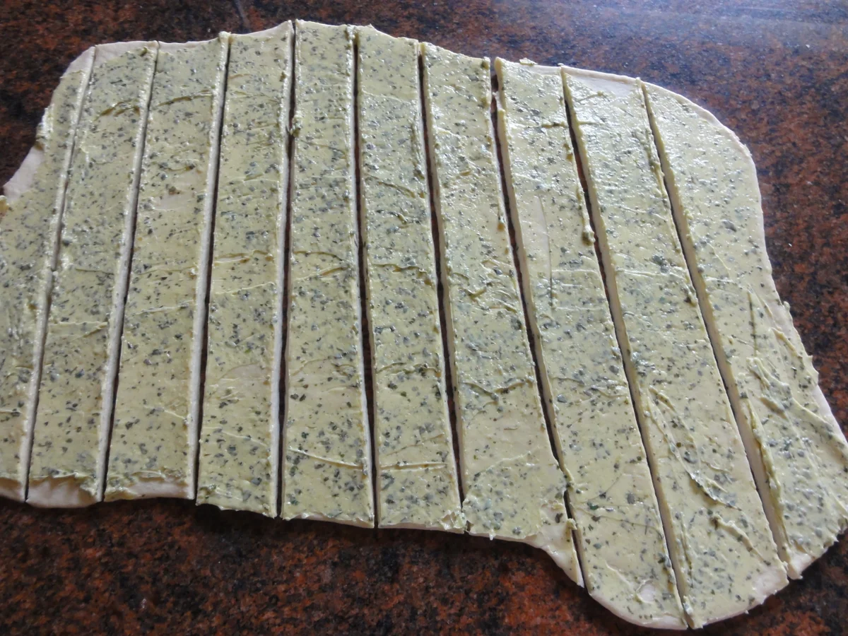 Rezept: Zupfbrot mit Kräuterbutter Bild Nr. 724 Zupfbrot mit Kräuterbutter - Rezept - Bild Nr. 724