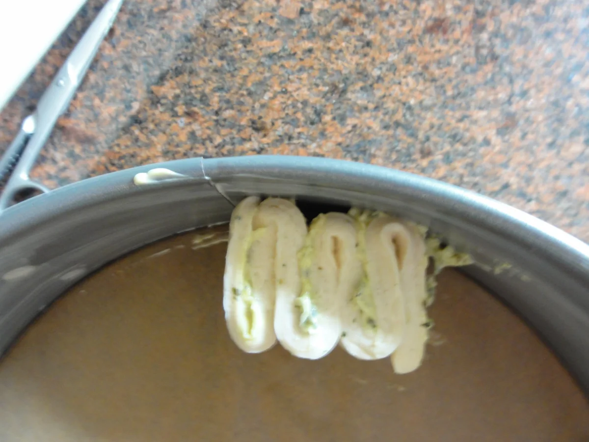 Rezept: Zupfbrot mit Kräuterbutter Bild Nr. 725 Zupfbrot mit Kräuterbutter - Rezept - Bild Nr. 725