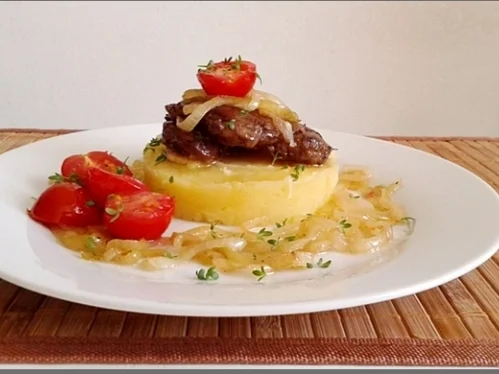 Gebratene Rinderleber auf   Kartoffel-Türmchen - Rezept - Bild Nr. 523