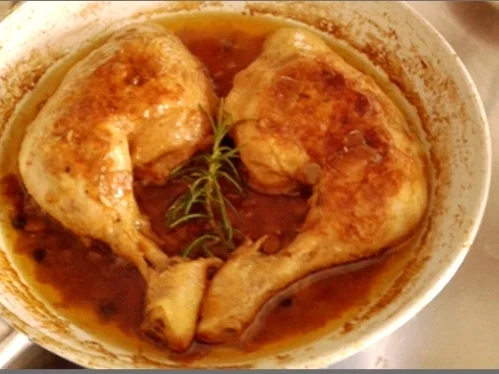 Rosmarin Hähnchenschenkel  auf  bunten  Bandnudeln - Rezept - Bild Nr. 547