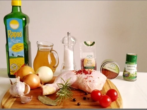 Rosmarin Hähnchenschenkel  auf  bunten  Bandnudeln - Rezept - Bild Nr. 1695