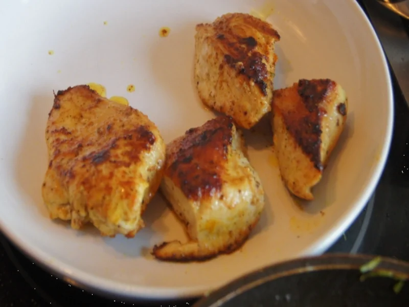Hähnchenbrustfilet mit Curry-Tomaten-Bohnen Gemüse und angebratenen Rosmarin-Drillingen - Rezept - Bild Nr. 554