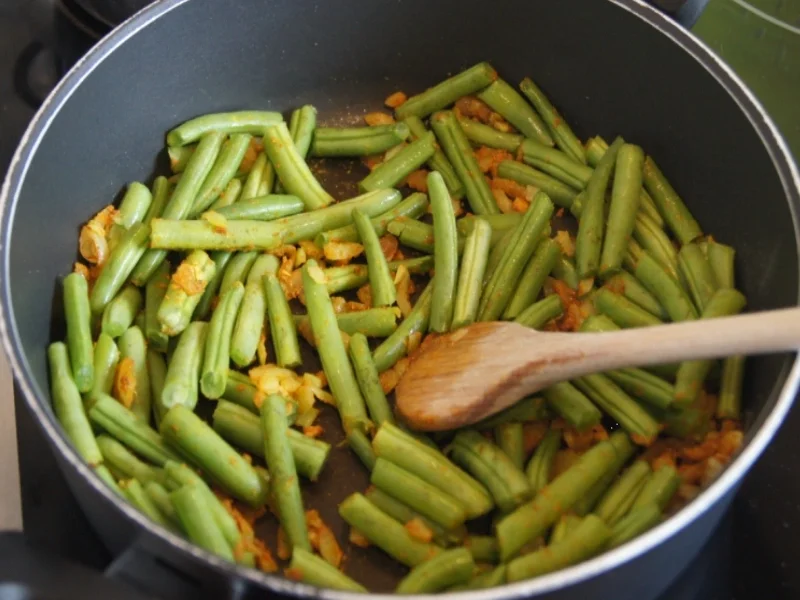 Hähnchenbrustfilet mit Curry-Tomaten-Bohnen Gemüse und angebratenen Rosmarin-Drillingen - Rezept - Bild Nr. 560