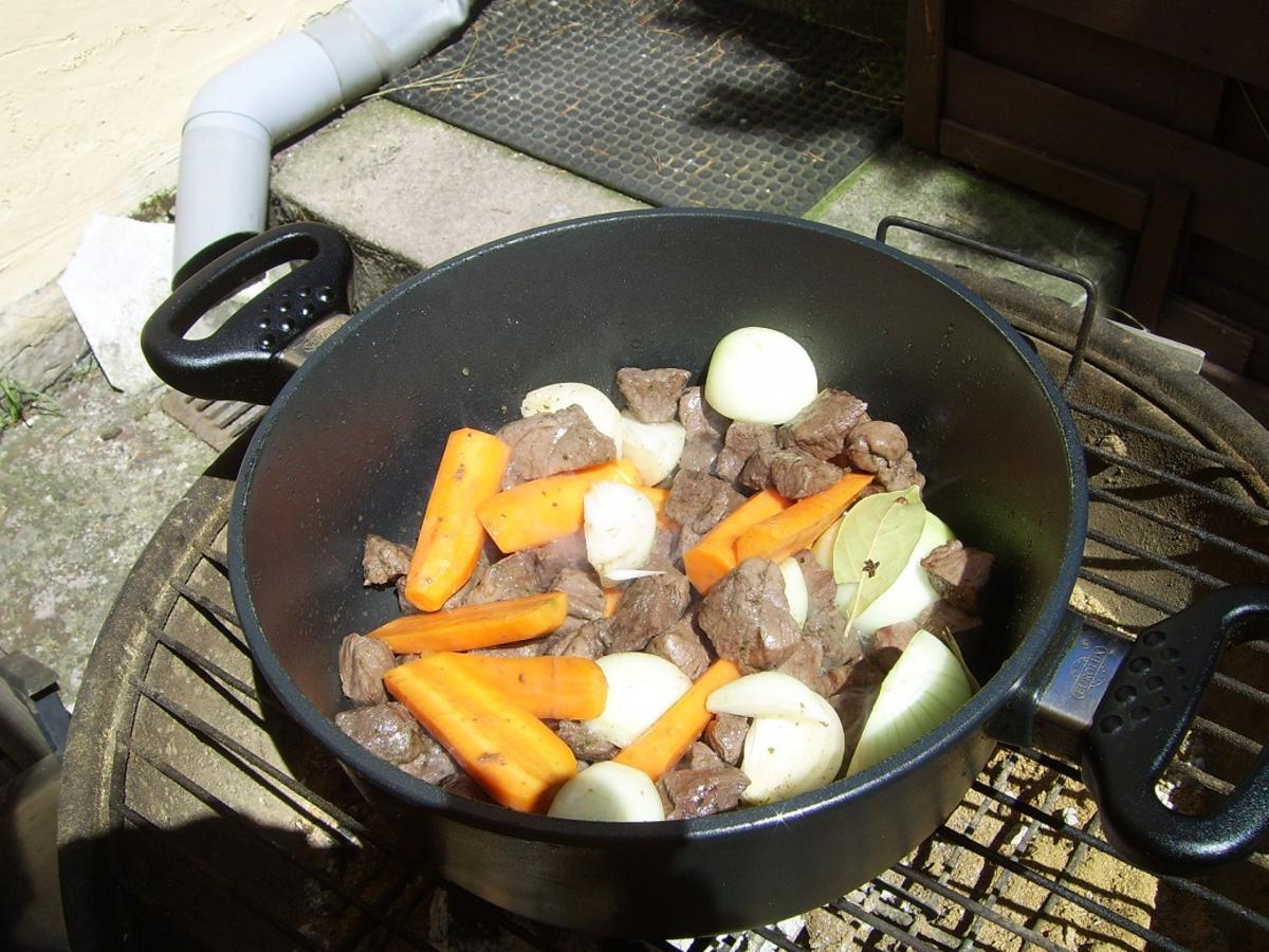 Hirschgulasch mit Pfifferlingen - Rezept - Bild Nr. 553