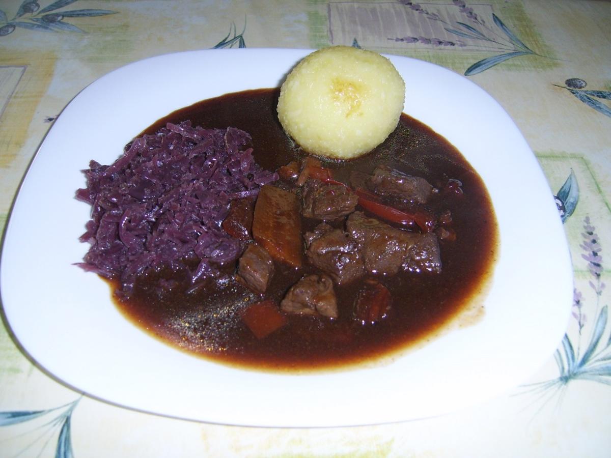 Bilder für Hirschgulasch mit Pfifferlingen - Rezept