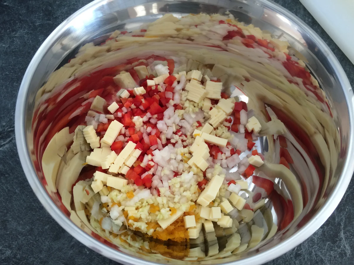 Rezept: Papas bunte Gehacktesbrötchen aus dem Ofen Bild Nr. 555 Papas bunte Gehacktesbrötchen aus dem Ofen - Rezept - Bild Nr. 555