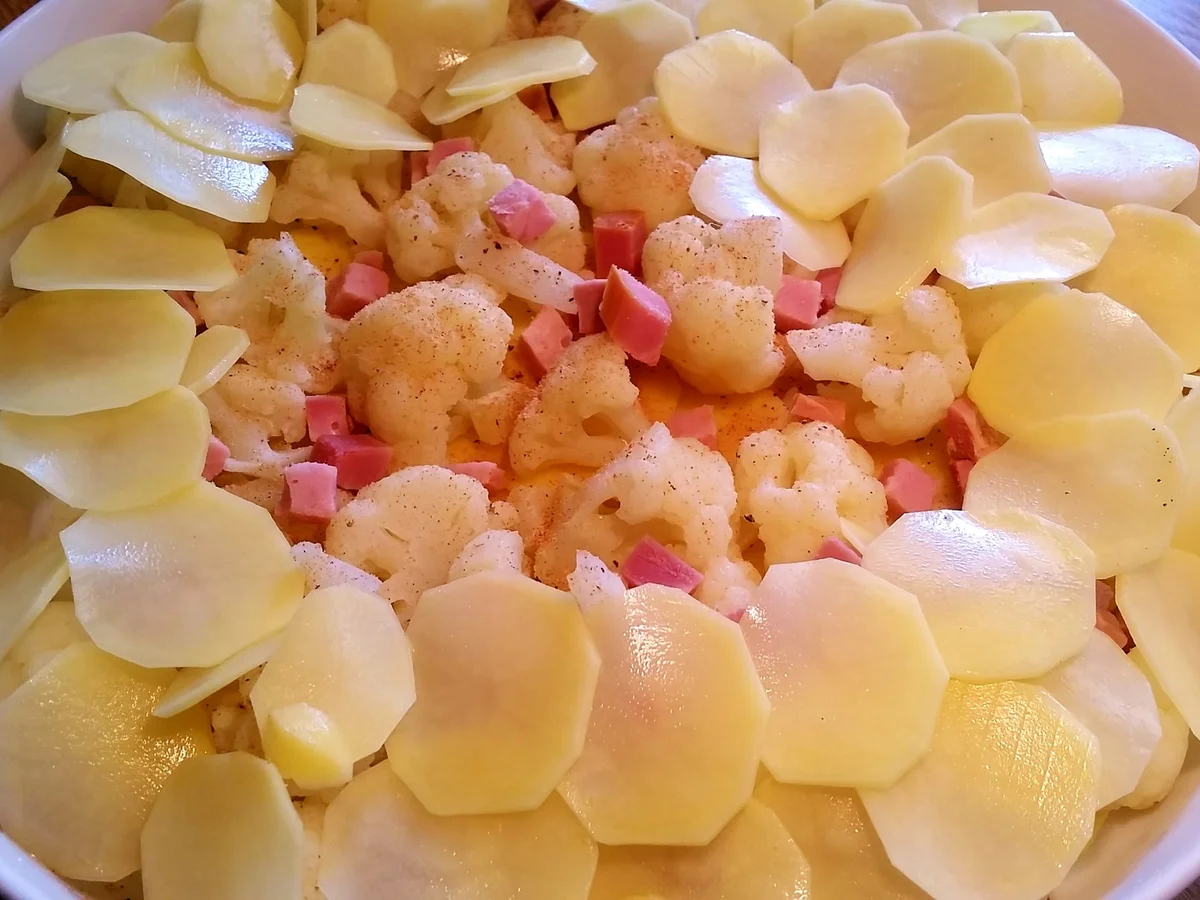 Rezept: Blumenkohl-Kartoffel-Auflauf Bild Nr. 557 Blumenkohl-Kartoffel-Auflauf - Rezept - Bild Nr. 557