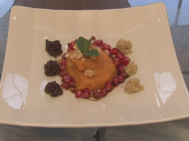 Lauwarme Süßkartoffelcrème, Quinoa-Granatapfelsalat und Sojalack - Rezept - Bild Nr. 596