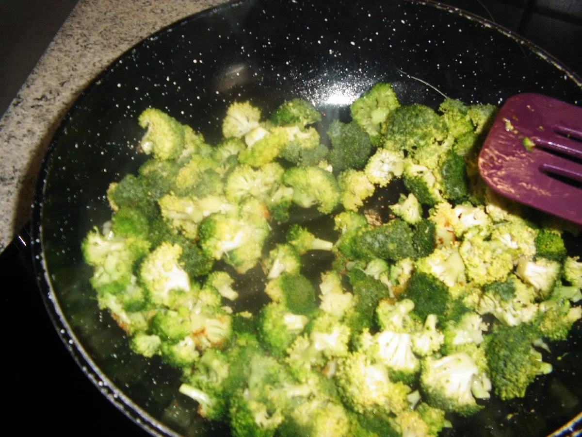 Rezept: Lachs-Brokkoli-Pfanne Bild Nr. 582 Lachs-Brokkoli-Pfanne - Rezept - Bild Nr. 582