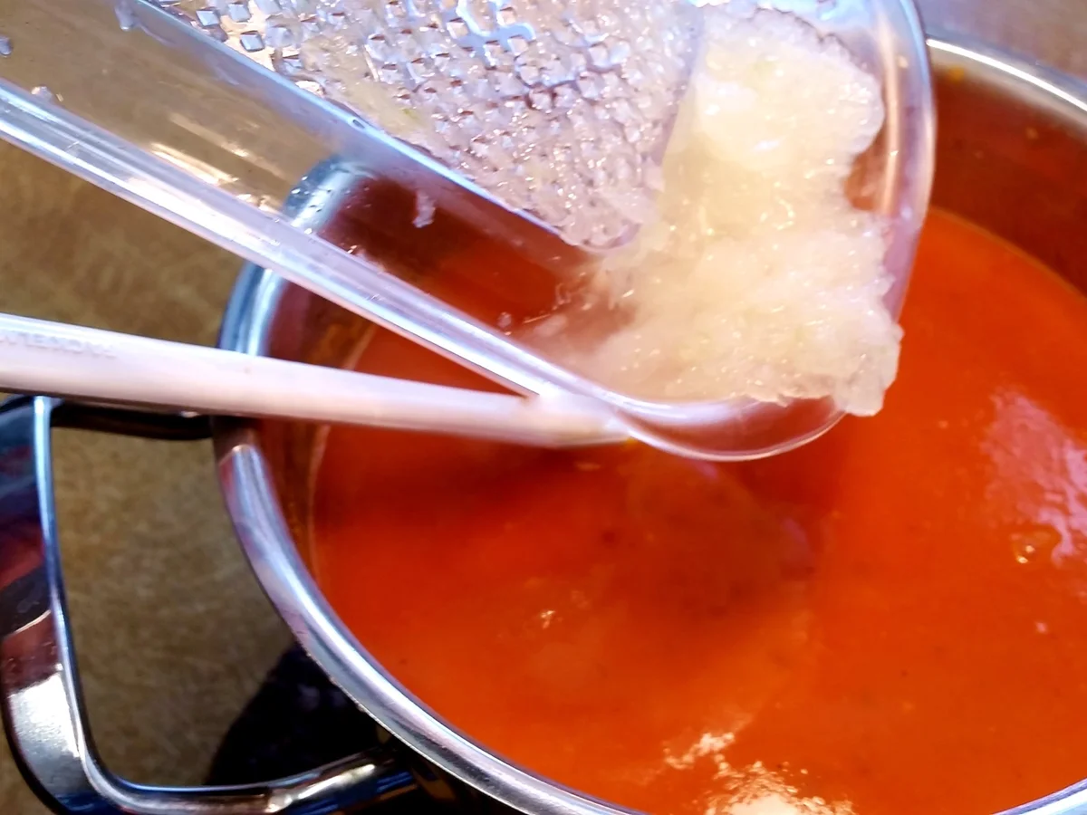 Tomaten-Zwiebelsuppe passiert - Rezept - Bild Nr. 584