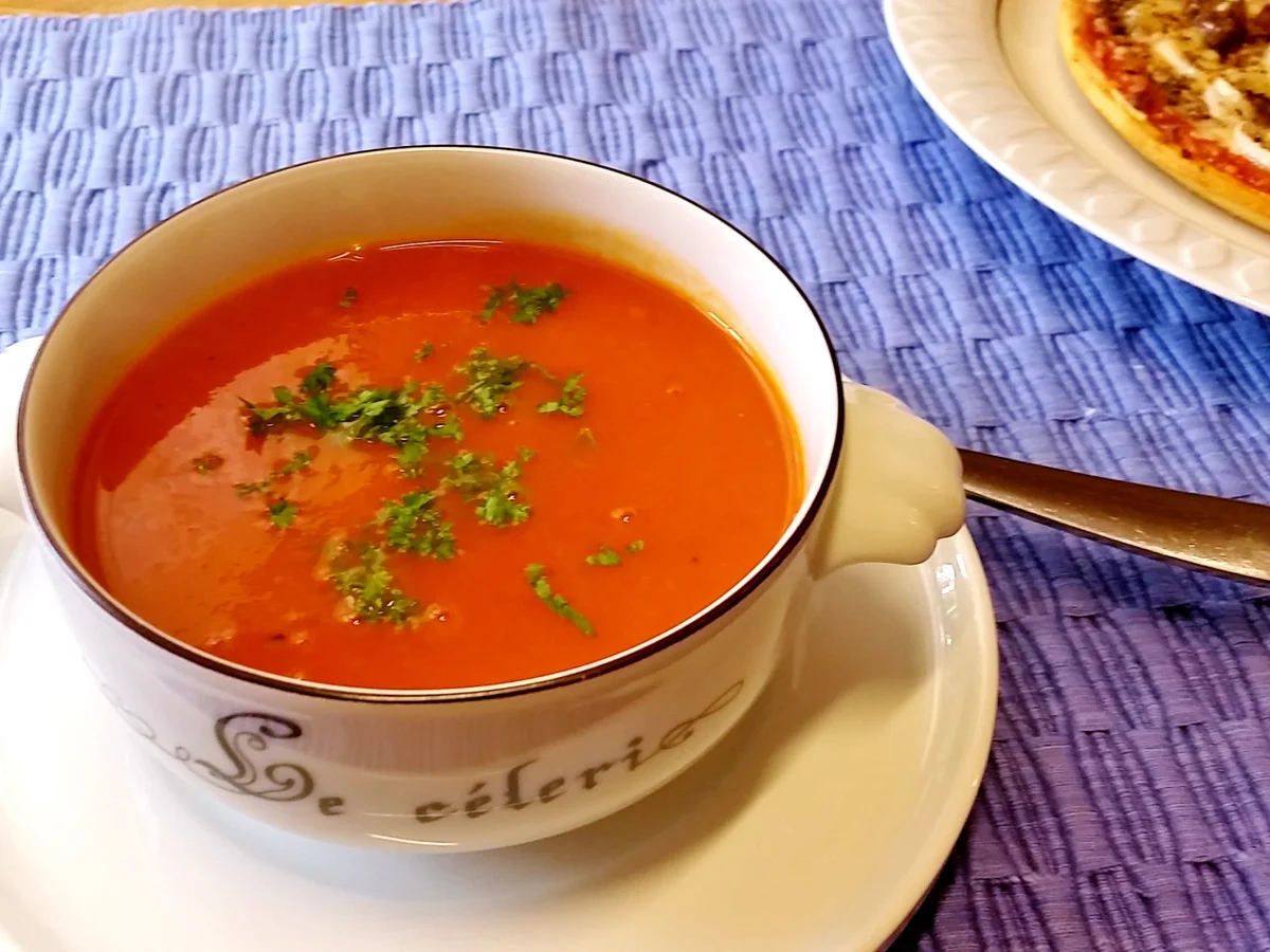 Tomaten-Zwiebelsuppe passiert - Rezept - Bild Nr. 585