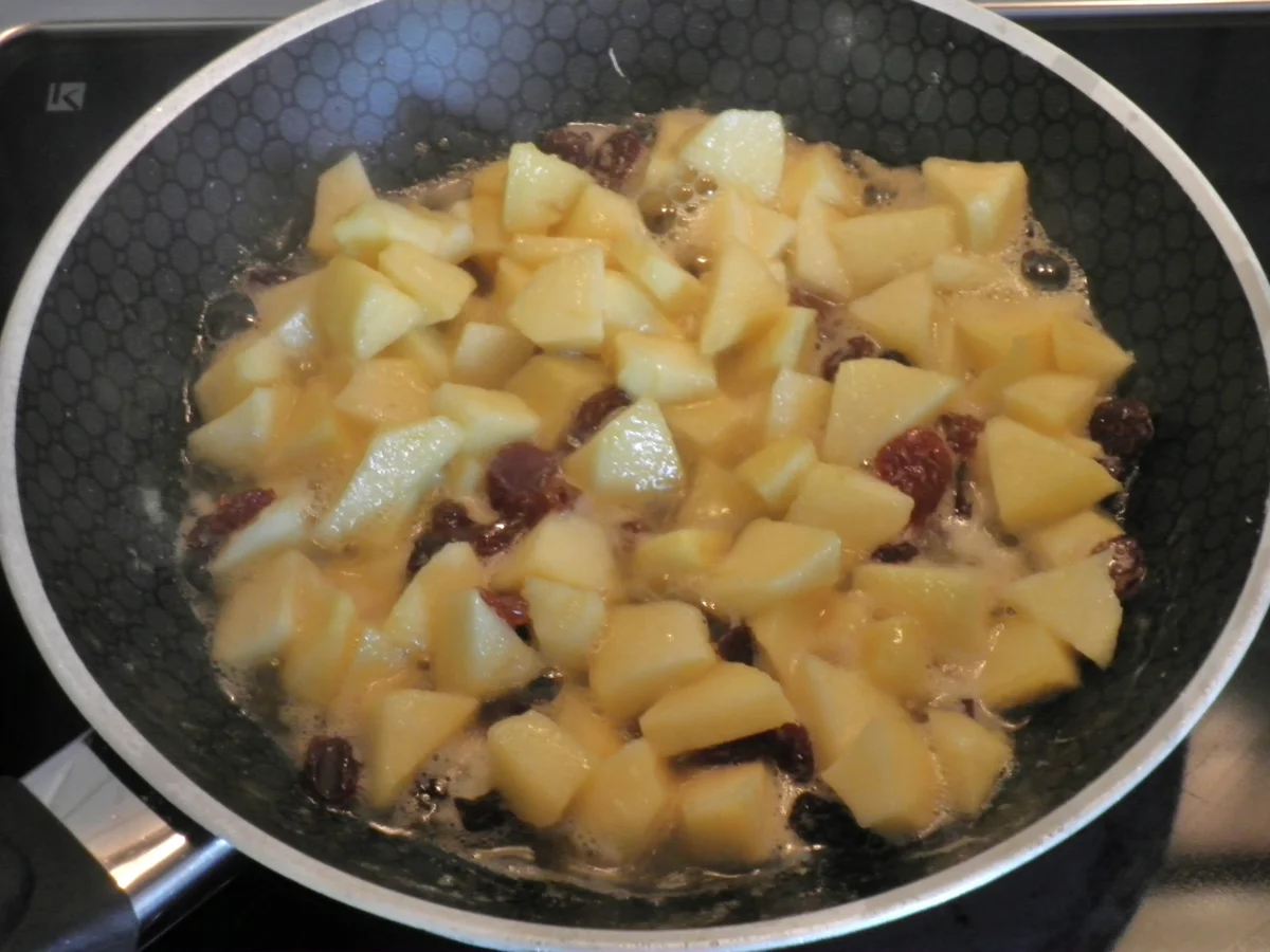 Buttermilchplinsen und Calvadosapfel - Rezept - Bild Nr. 586