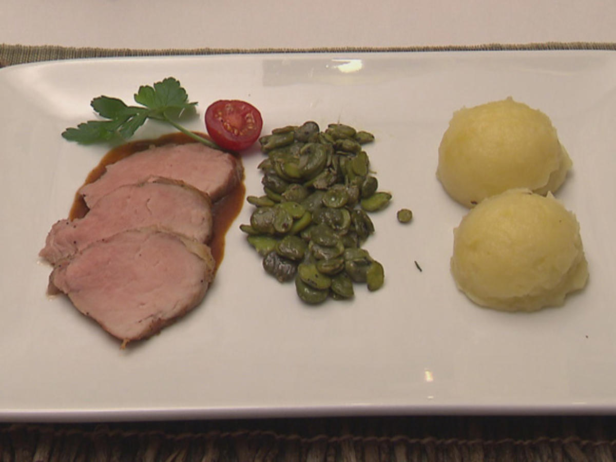 Bilder für Schweinefilet mit Saubohnen und getrüffeltem Kartoffelstampf - Rezept