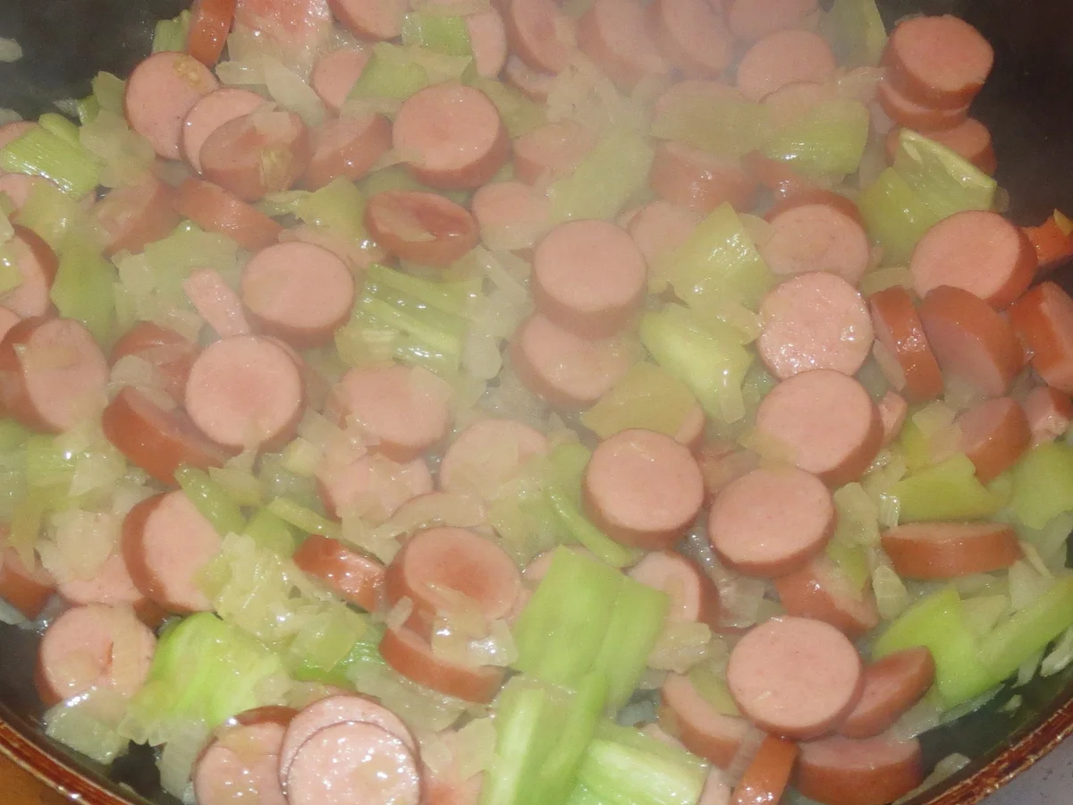 Rezept: Kochen: Würstchen-Gulasch mit Paprika Bild Nr. 599 Kochen: Würstchen-Gulasch mit Paprika - Rezept - Bild Nr. 599