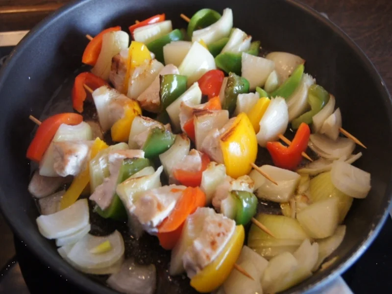 Putenbrustfilet-Paprika-Zwiebel Spieße mit Salatbeilage - Rezept - Bild Nr. 619